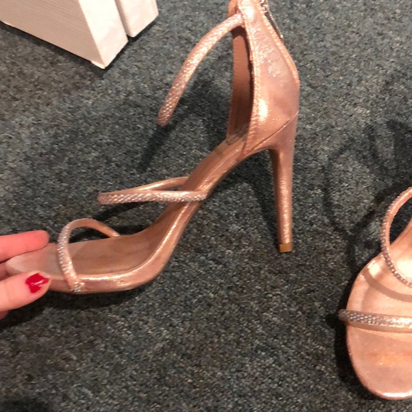 Super cute rose gold heels - Picture 2 of 2